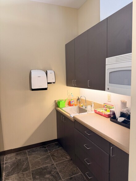 More Photos Of 502 Keystone Dr, Warrendale Office For Sale