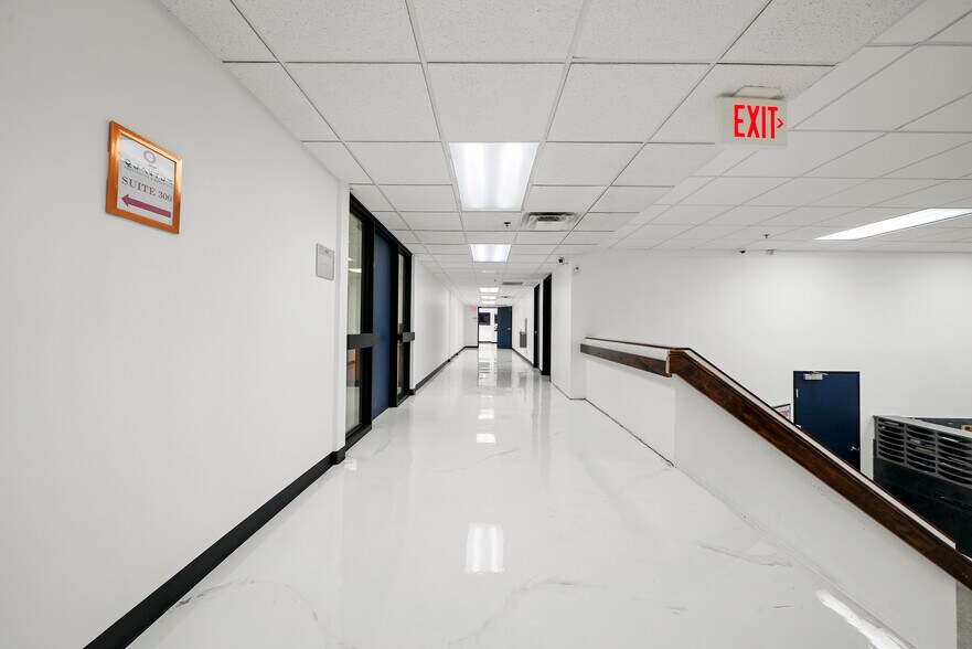 More Photos Of 9050 W 81st St, Justice Medical For Lease