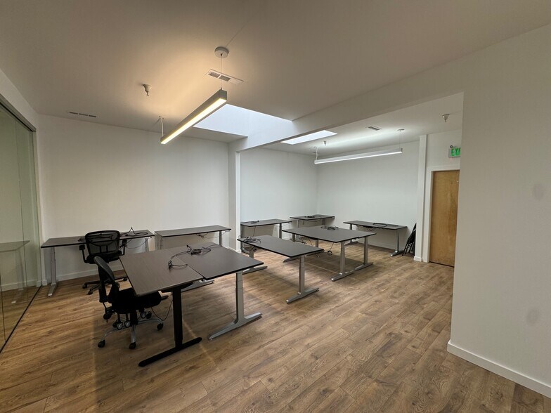 More Photos Of 142-156 Castro St, Mountain View Office For Lease
