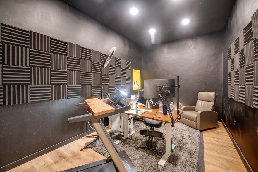 More Photos Of 4301 Washington Pike, Knoxville Office Residential For Sale