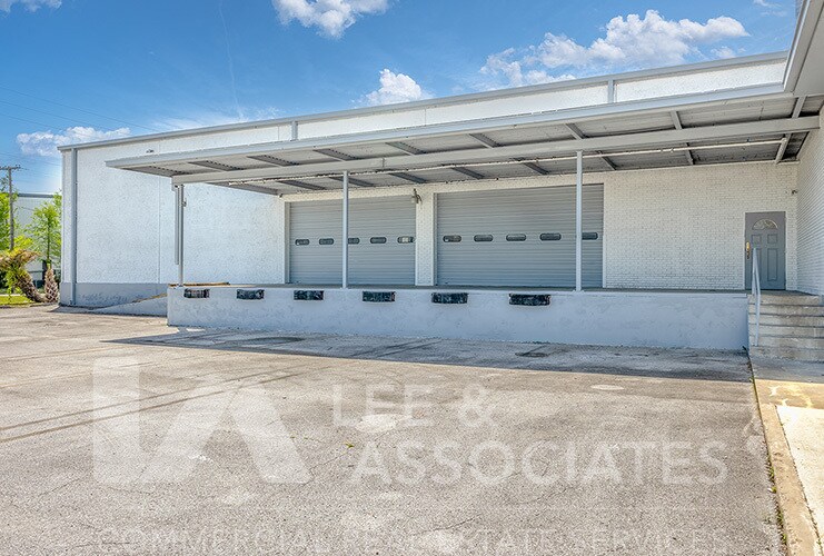 More Photos Of 3750 Bengert St, Orlando Warehouse For Lease