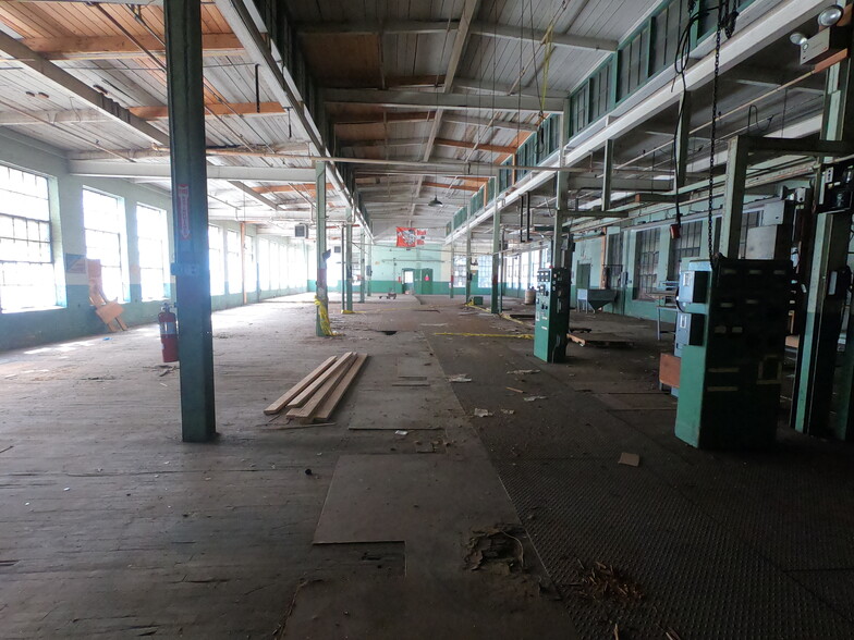 More Photos Of 555 Warren St, Phillipsburg Warehouse For Sale