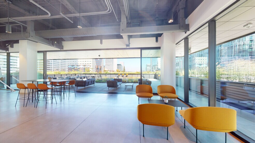 More Photos Of 1300 SW Fifth Ave, Portland Unknown For Lease