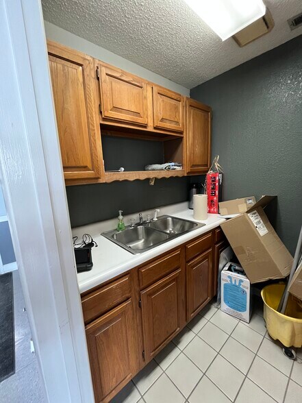 More Photos Of 3504 S Thompson St, Springdale Freestanding For Sale