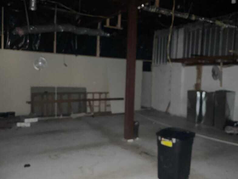 More Photos Of 2211 S Saginaw St, Flint Freestanding For Lease