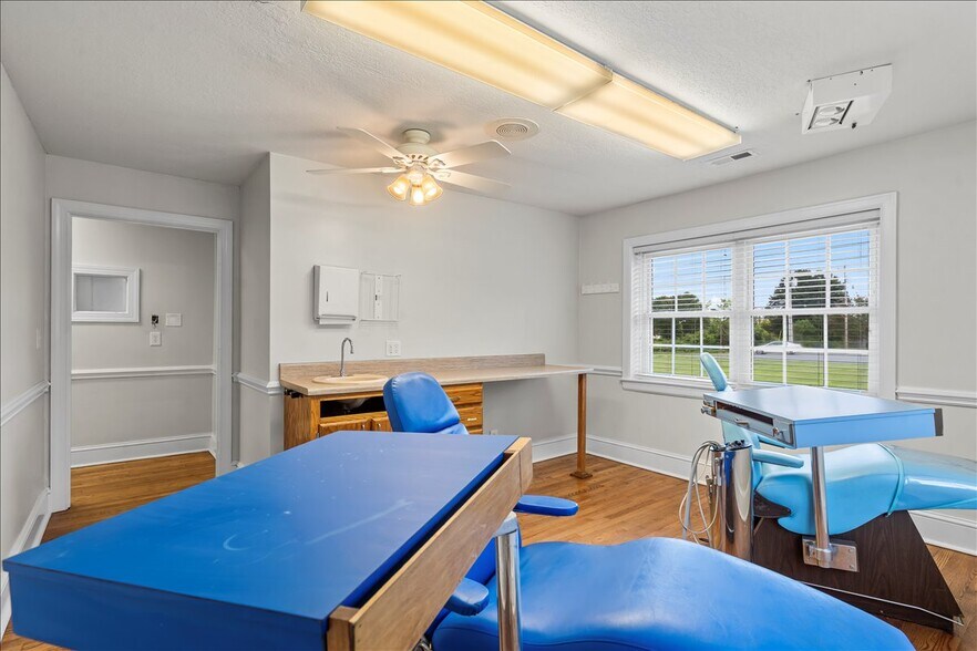 More Photos Of 492 W Main St, Forest City Freestanding For Sale