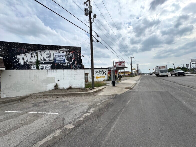 More Photos Of 2130 Austin Hwy, San Antonio General Retail For Sale