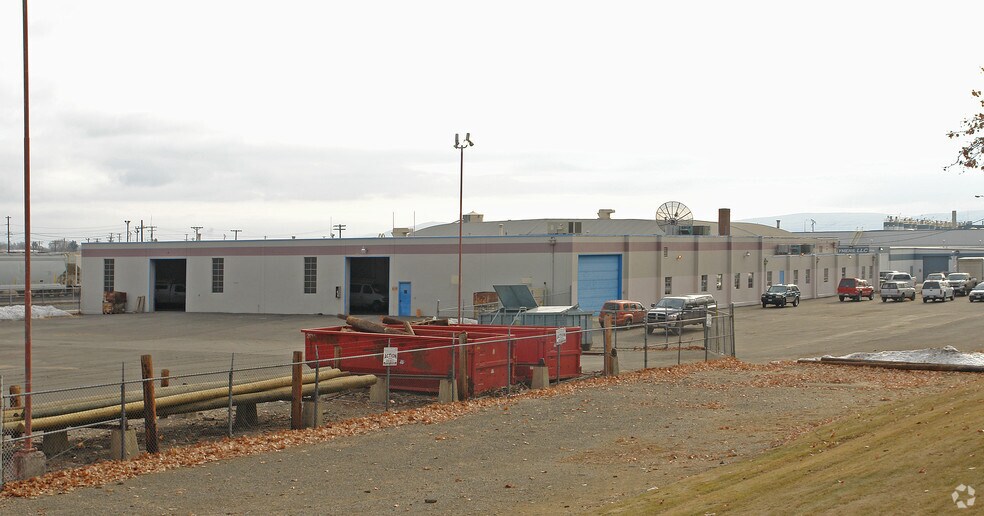 Primary Photo Of 71 W Arlington St, Yakima Service For Sale