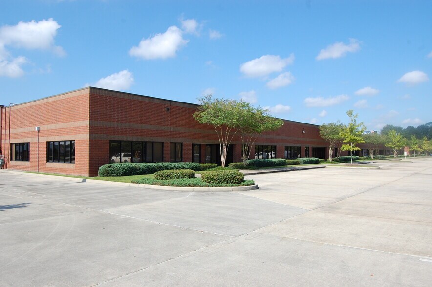 More Photos Of 14141 Airline Hwy, Baton Rouge Light Distribution For Lease