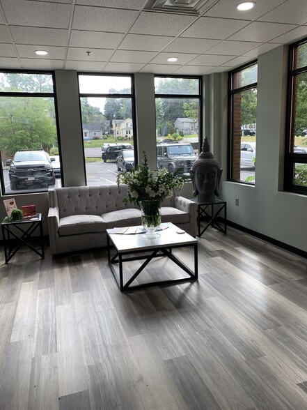 More Photos Of 294 N Main St, East Longmeadow Medical For Lease