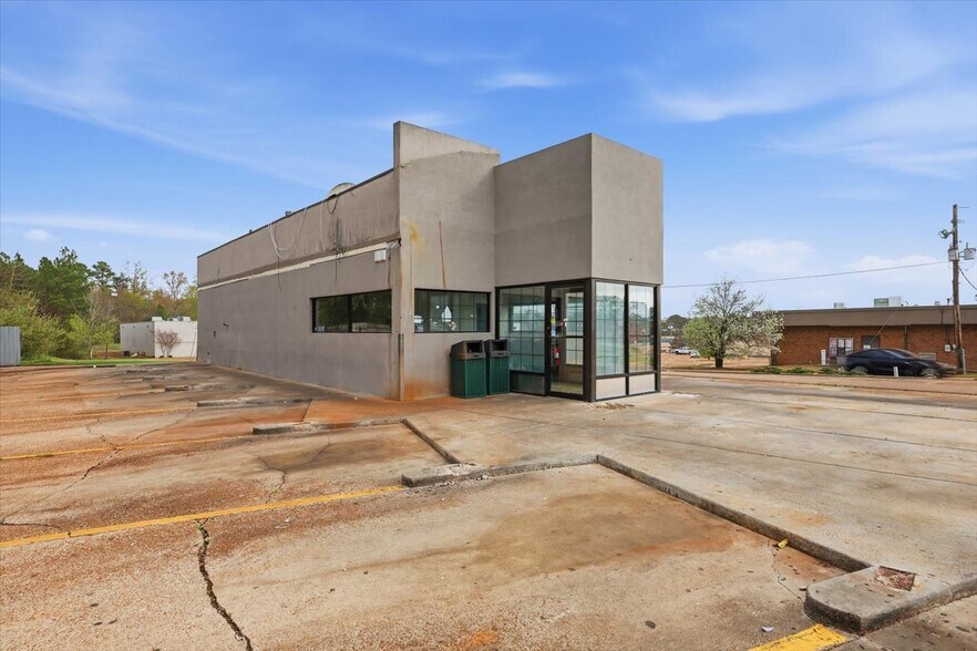 More Photos Of 1900 E County Line Rd, Ridgeland Fast Food For Sale