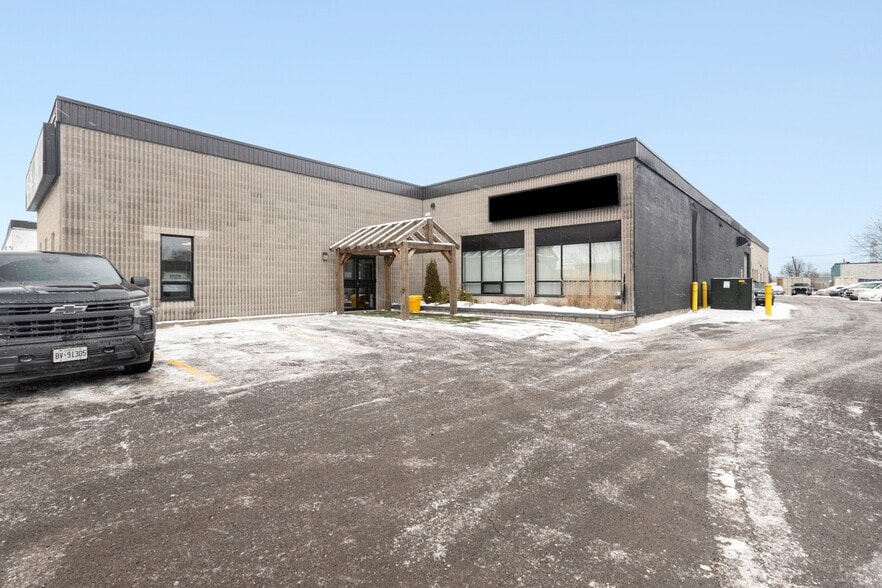 Primary Photo Of 87 Bentley Ave, Ottawa Industrial For Lease