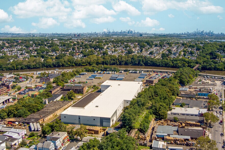More Photos Of 2125 McCarter Hwy, Newark Warehouse For Lease
