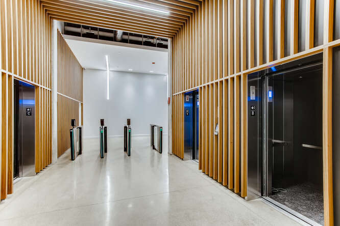 More Photos Of 448 N LaSalle Dr, Chicago Office For Lease
