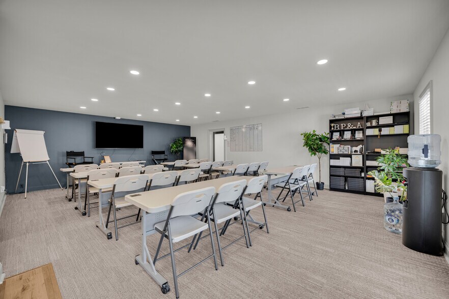 More Photos Of 679 Hospital Rd, Commerce Medical For Lease