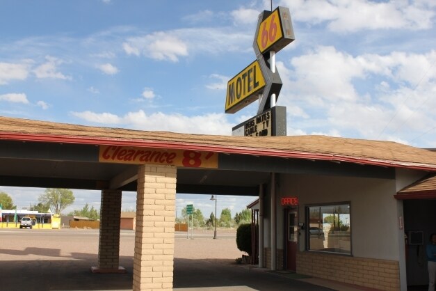 More Photos Of 2101-2105 Navajo Blvd, Holbrook Hospitality For Sale