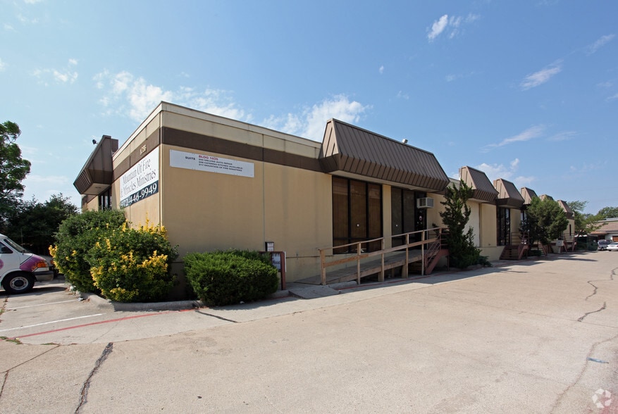 More Photos Of 1035 N Interstate 35 E, Carrollton Light Manufacturing For Lease