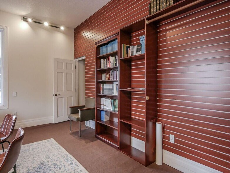 More Photos Of 203 W Washington Ave, Athens Freestanding For Sale