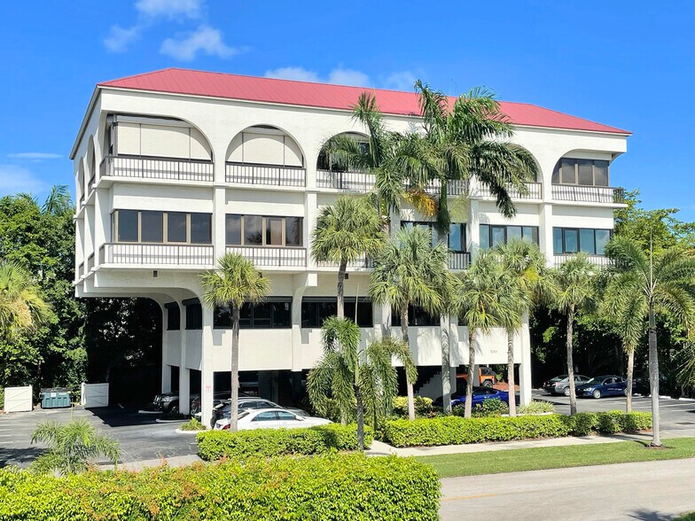 More Photos Of 700 11th St S, Naples Office For Sale