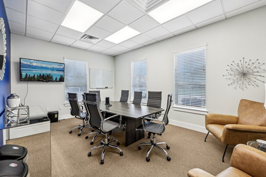More Photos Of 217 E Debbie Ln, Mansfield Medical For Lease