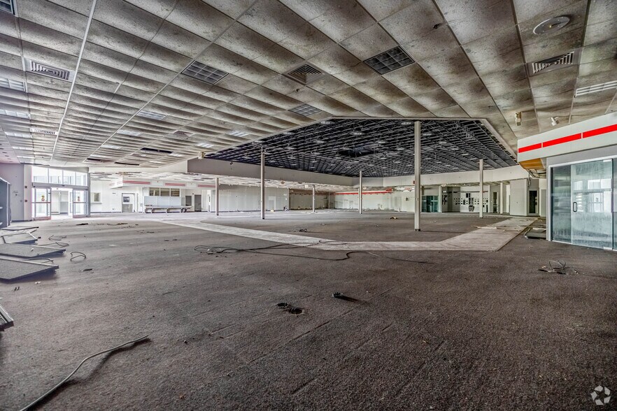 More Photos Of 5116-5120 Salem Ave, Trotwood General Retail For Sale