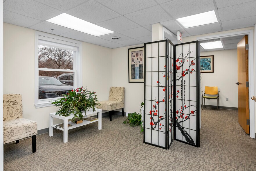 More Photos Of 630 Turnpike St, North Andover Office For Lease