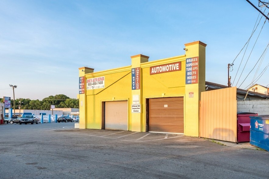 More Photos Of 6140 E Independence Blvd, Charlotte Freestanding For Lease