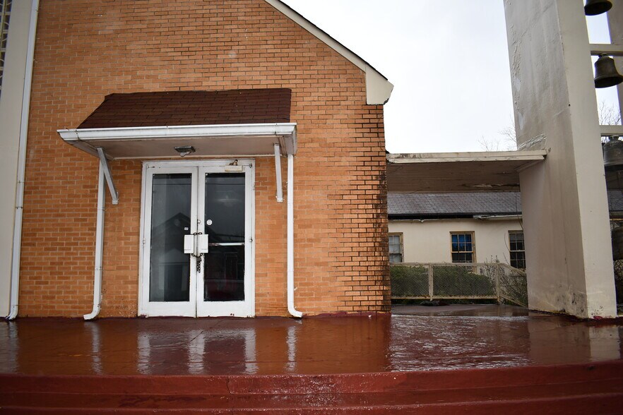 More Photos Of 2218 Candler Rd, Decatur Religious Facility For Sale