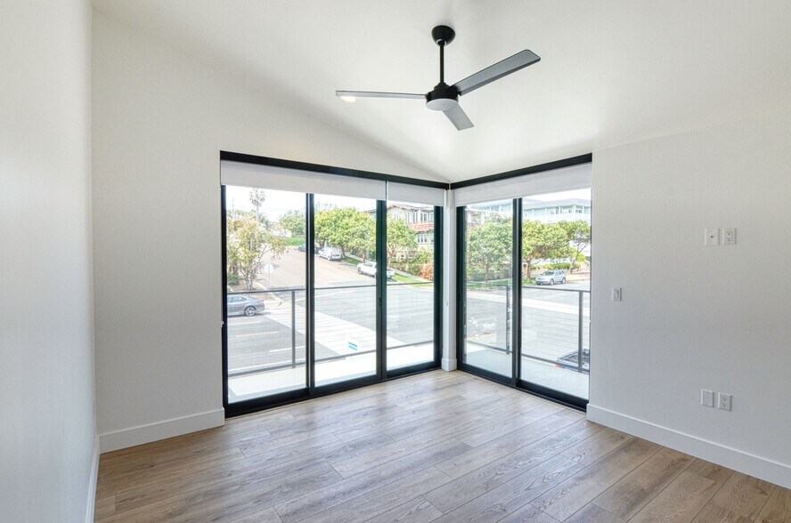 More Photos Of 221 W G St, Encinitas Apartments For Sale