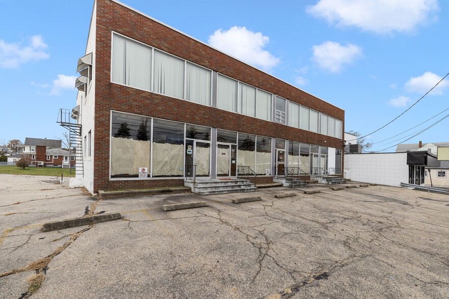More Photos Of 585 Warren Ave, East Providence Storefront Retail Office For Sale