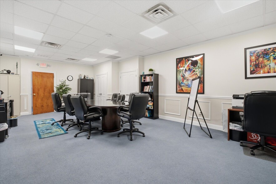 More Photos Of 1038 West Jericho Tpke, Smithtown Office For Sale