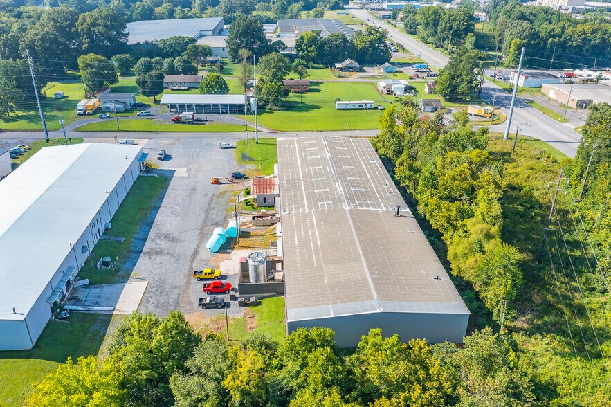 More Photos Of 506 Bear Creek Rd, Dalton Manufacturing For Sale