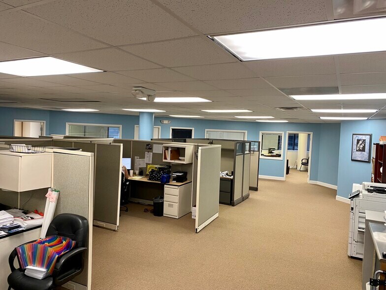 More Photos Of 4401 W Kennedy Blvd, Tampa Office For Lease