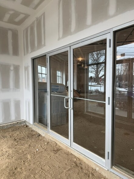 More Photos Of 227 4th Ave, Bay Shore General Retail For Lease