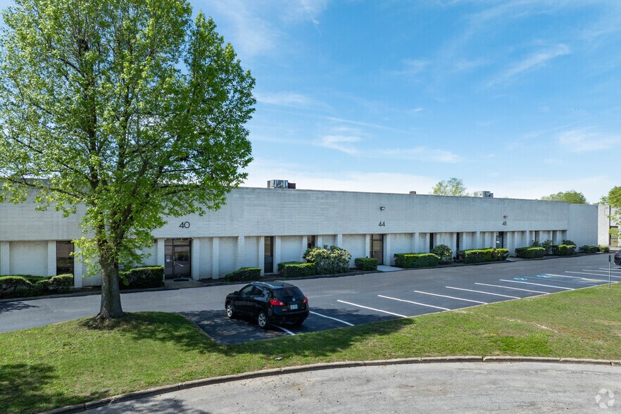 More Photos Of 40-48 Drexel Dr, Bay Shore Warehouse For Lease