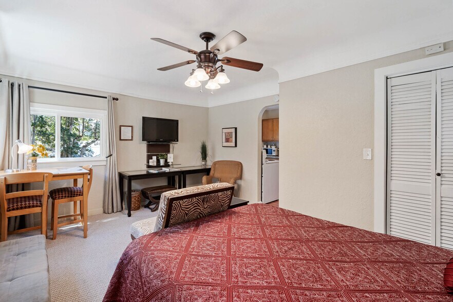 More Photos Of 218 2nd St, Klickitat Hotel For Sale