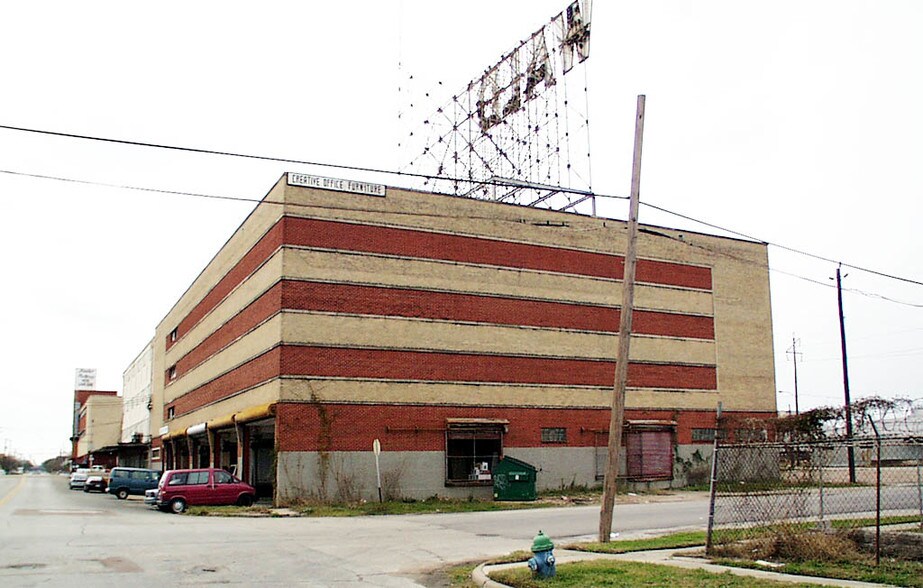 More Photos Of 812 Live Oak St, Houston Office For Sale