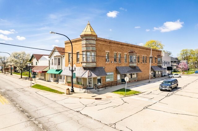 More Photos Of 200 W Lincoln St, Waterman Storefront Retail Residential For Sale