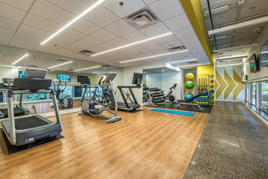 More Photos Of 111 W Monroe St, Phoenix Office Residential For Lease
