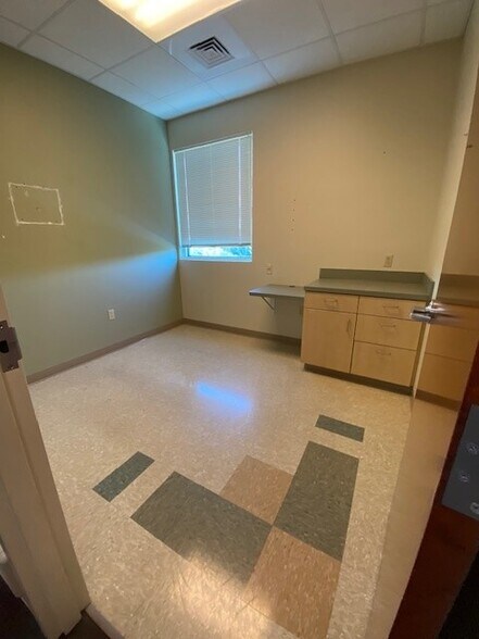 More Photos Of 3754 Highway 90, Pace Medical For Lease