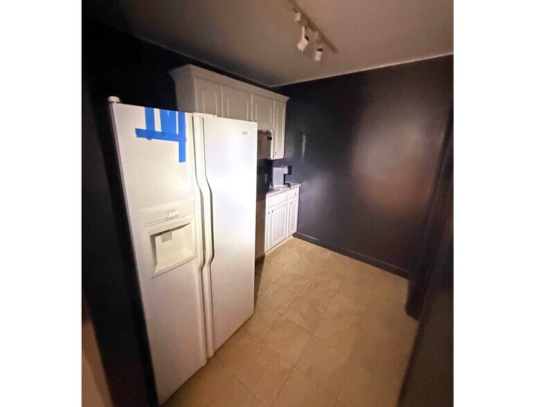 More Photos Of 893-895 N Howard St, Baltimore Storefront For Sale