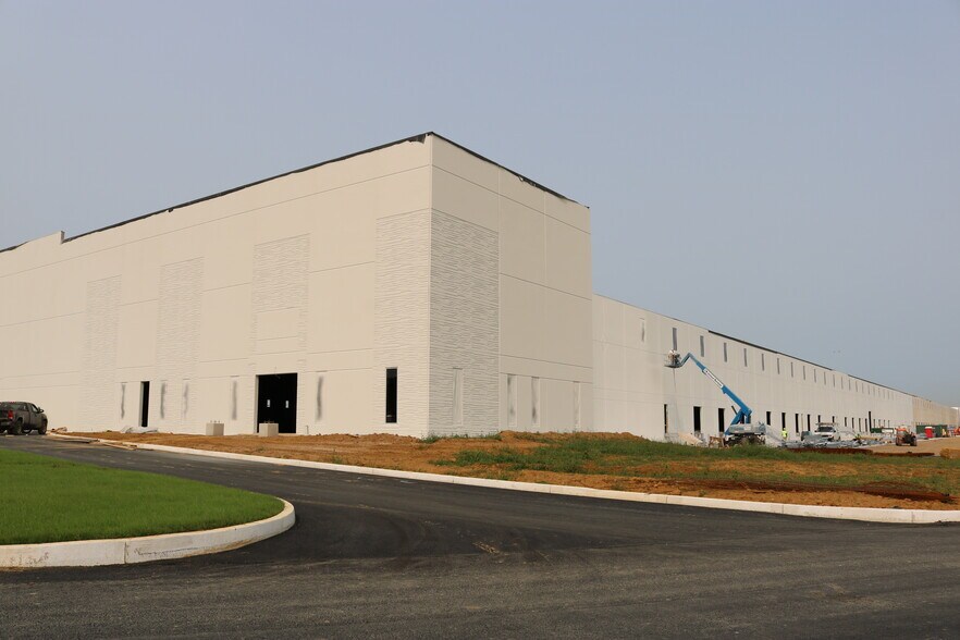 Primary Photo Of 8783 Congdon Hill Dr, Alburtis Warehouse For Lease