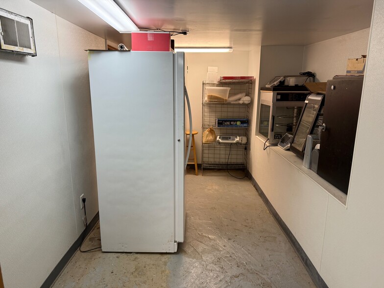 More Photos Of 209 17th St SW, Massillon General Retail For Sale