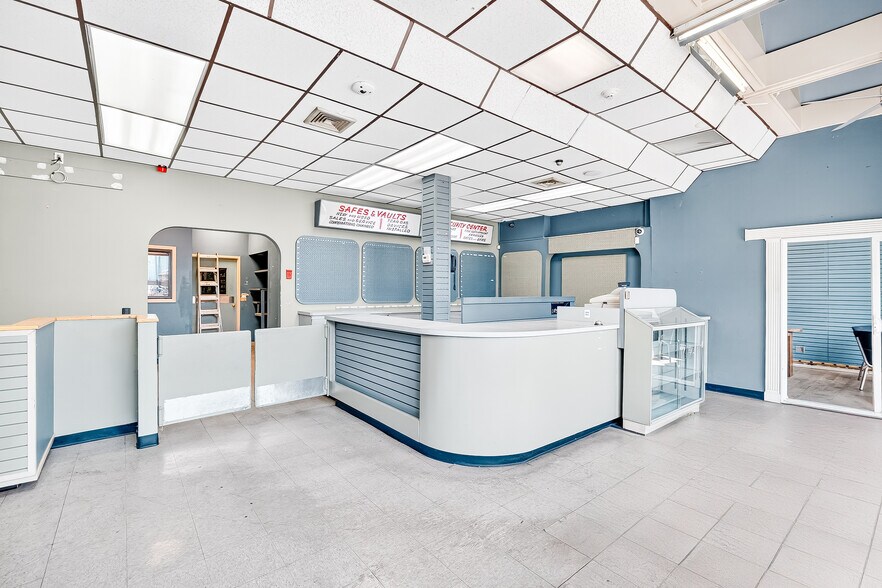 More Photos Of 22 W Lincoln Ave, Mount Vernon Freestanding For Lease