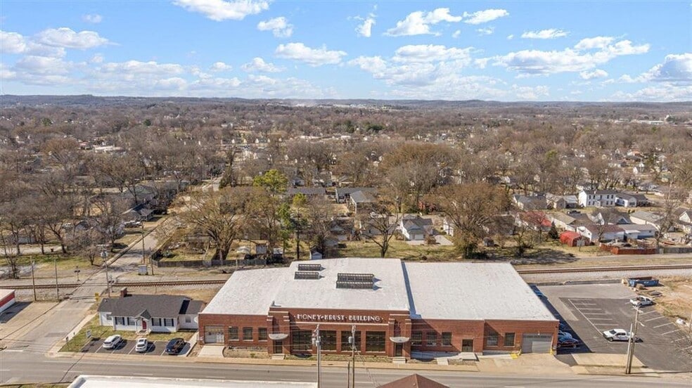 More Photos Of 1349 Adams St, Bowling Green Distribution For Lease