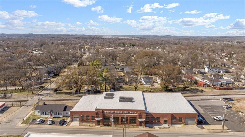 More Photos Of 1349 Adams St, Bowling Green Distribution For Sale