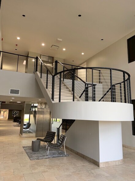 More Photos Of 17440 N Dallas Pky, Dallas Loft Creative Space For Lease