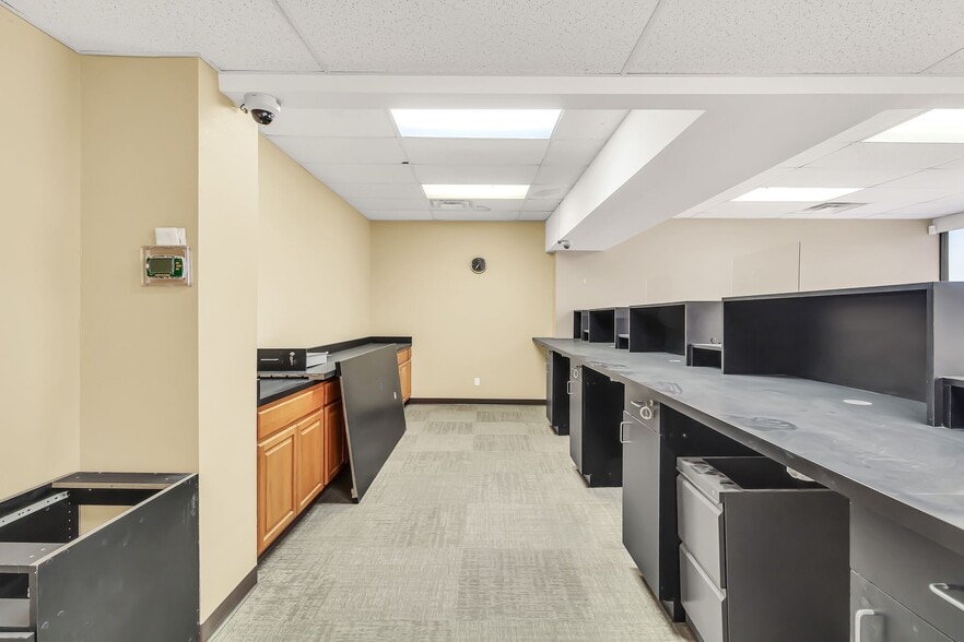 More Photos Of 78 W Ray Rd, Chandler Convenience Store For Lease