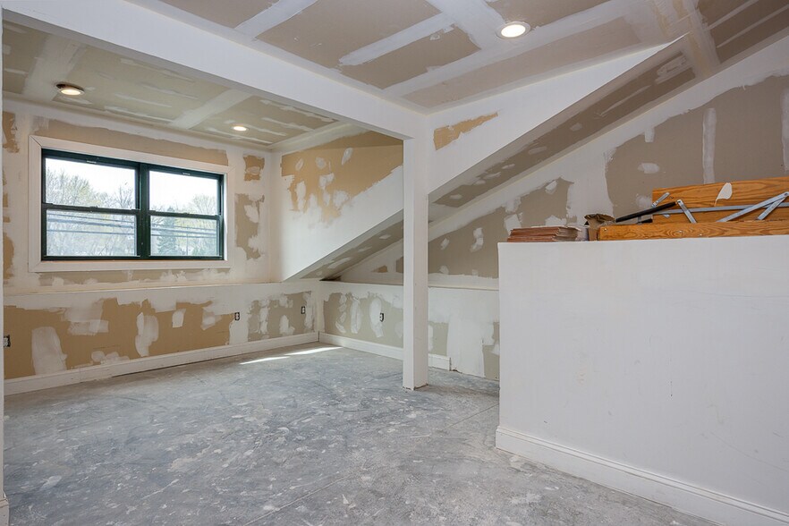 More Photos Of 1 Ten Eyck St, Stony Point General Retail For Sale