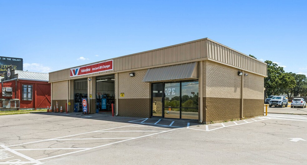 More Photos Of 3501 E US Highway 377, Granbury General Retail For Sale